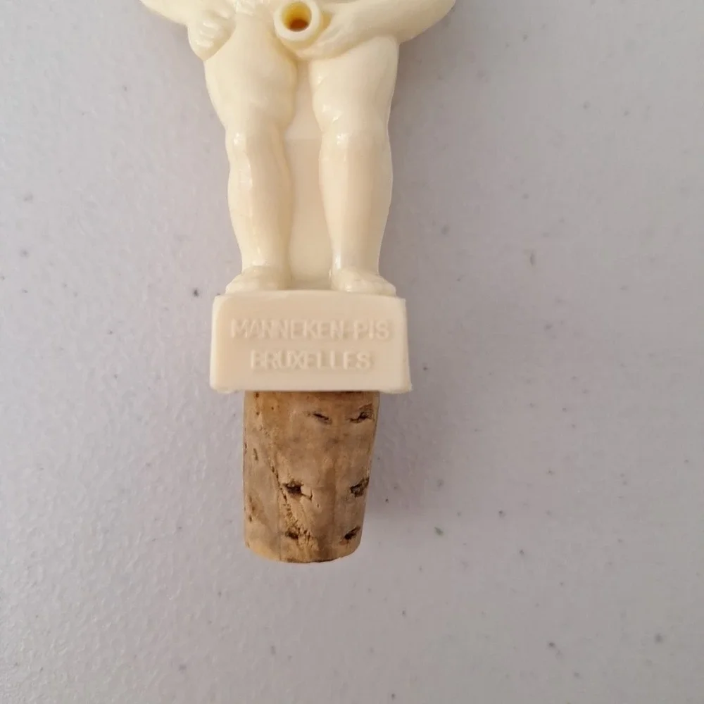 Vintage Bakelite Manneken-Pis Brussels, Belgium Statue Wine Bottle Cork 5